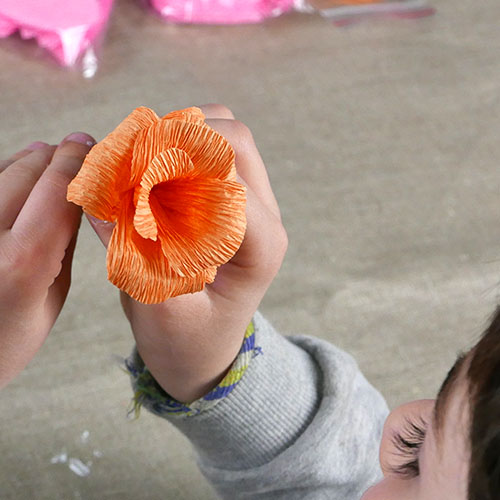 Réalisations - Création de fleurs en papier : ateliers pour enfant