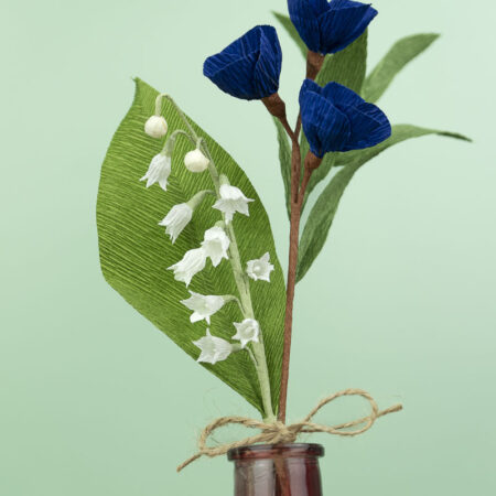 Muguet avec pommier de couleur bleue